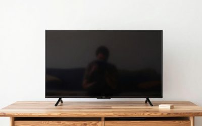 Best 98 to 100 Inch TVs: Eight Giant Screens and Two Wall Mounts Compared by Panel, Platform and Price Tier